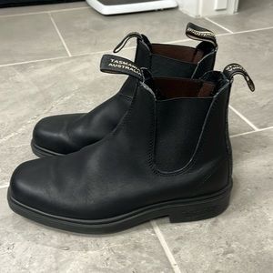Blundstone Chisel Toe 063 Chelsea boots size AUS 5, women’s 8